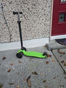 Micro Maxi 3 wheeled kids scooter