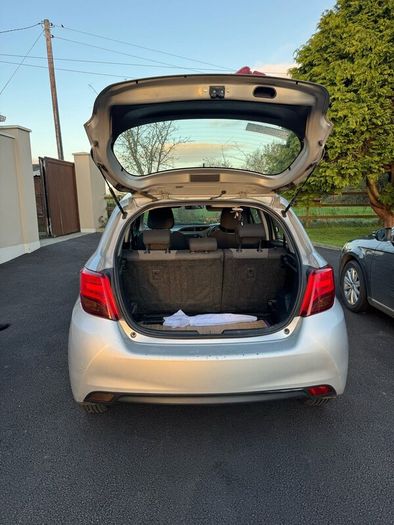 Toyota Yaris up