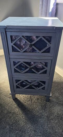 bedside lockers x2