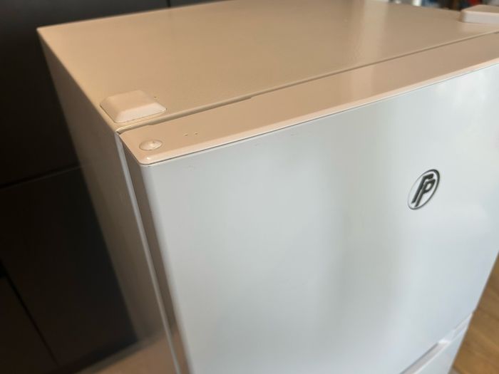 Powerpoint fridge freezer
