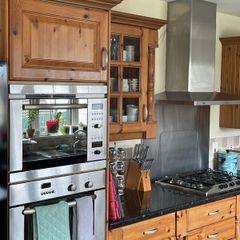 Solid wooden Schreiber kitchen & appliances