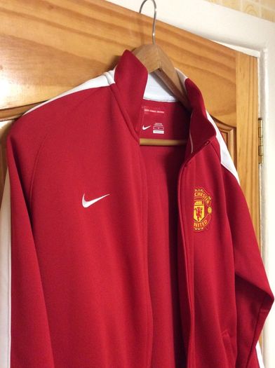 Manchester United Tracksuit Top Size Medium