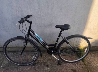 Ladies bike 28"wheels with mudguards