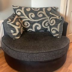 Large Swivel Chair