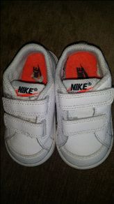 Nike girls' leather first walking runners size UK4 EU20 Perfect condition Postage included
