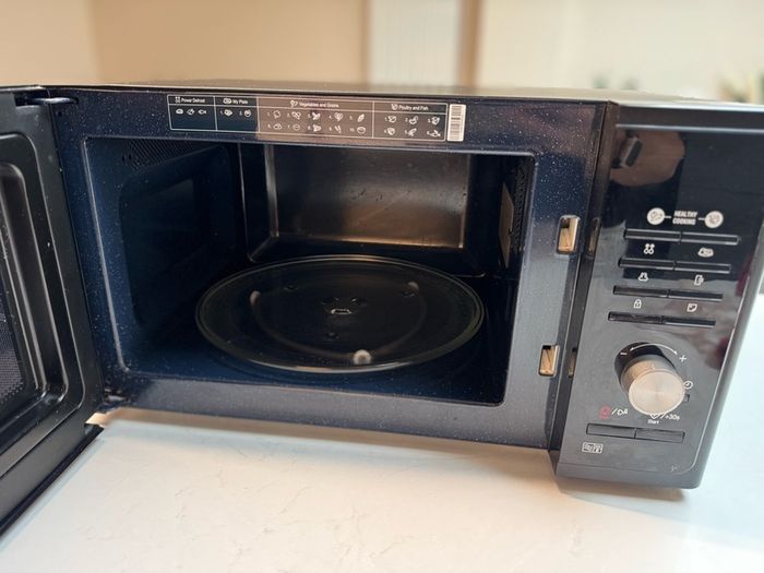 Samsung microwave 23L