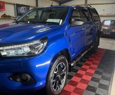 toyota hilux invincible x