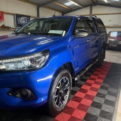 toyota hilux invincible x