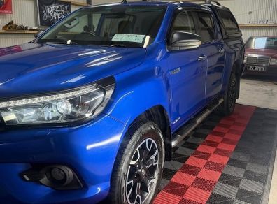 toyota hilux invincible x