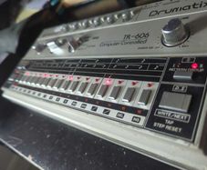 Roland TR-606 (MIDI mod) analog drum machine