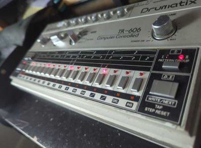 Roland TR-606 (MIDI mod) analog drum machine