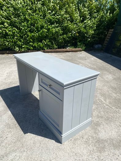 Bespoke desk