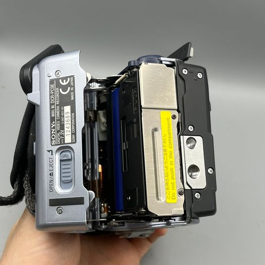 Sony DCR-PC9E Digital Handycam Camcorder - FAULTY