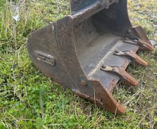 digging bucket