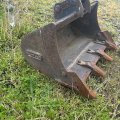 digging bucket
