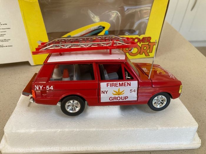 Range Rover NY airport Fire Department 1/24 rare Burago