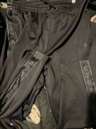 Under Armour Bottoms size large
