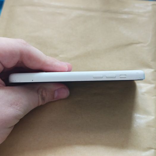 Apple iPhone 5c - 8GB - White - Activation locked - Parts only