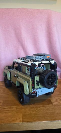 Lego Technic Land Rover Defender 42110