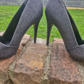 GUESS shoes