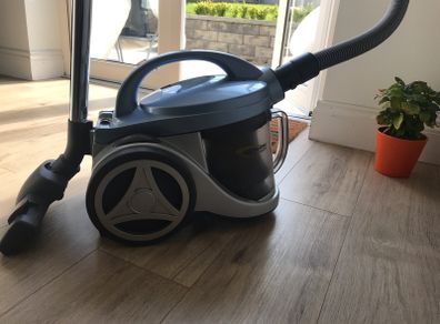 Vacuum Cleaner -powerful-Bagless -HEPA FILTER