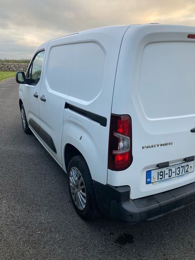 peugeot partner van