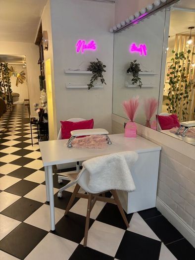 Nail section for rent