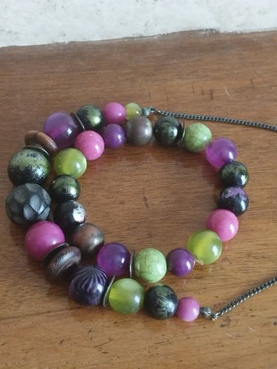 Vintage necklace and bracelet.