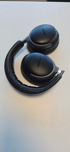 Bose Quietcomfort Ultra headphones