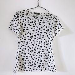 PrettyLittleThing Women's Dalmatian Black and White Tshirt