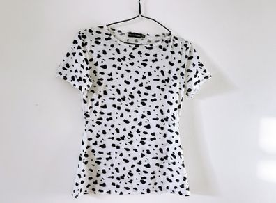 PrettyLittleThing Women's Dalmatian Black and White Tshirt