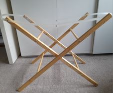 Moses basket stand