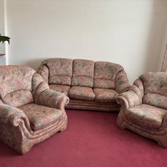 Three piece floral sofa suite