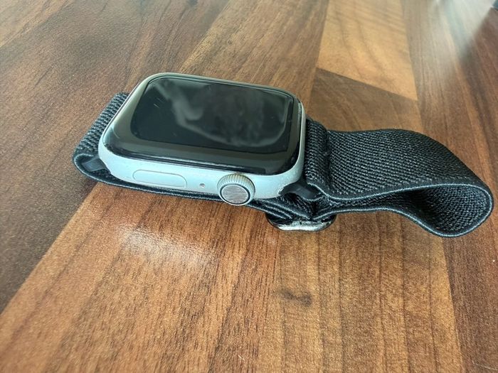 Apple watch 4 44mm silver aluminium