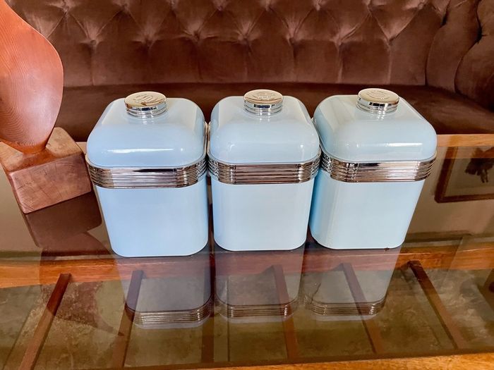 3 Swan Retro Enamel Airtight Storage Containers Powder Blue 1 litre