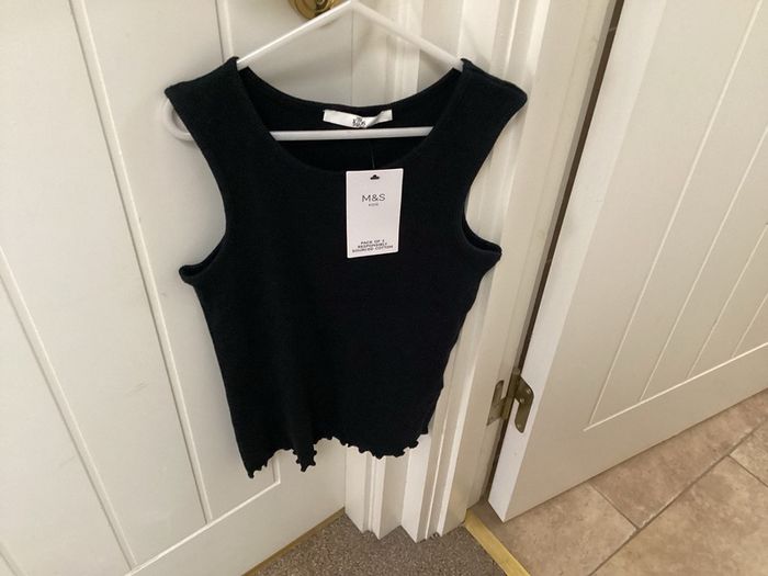 Black girls vest top age 9/10 BNWT