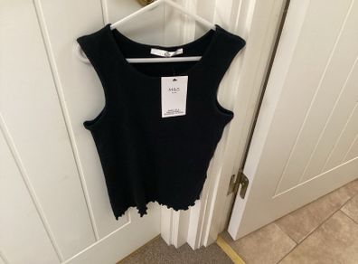 Black girls vest top age 9/10 BNWT