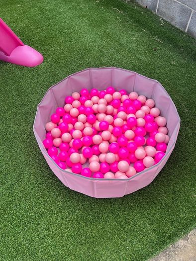 Pink ball pit & balls