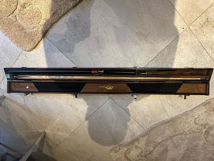 snooker cue