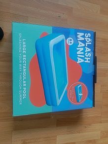 kids large pool brand new in box got 2