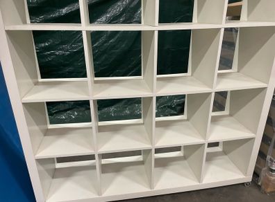 Shelving unit with 4x4cubes on castors