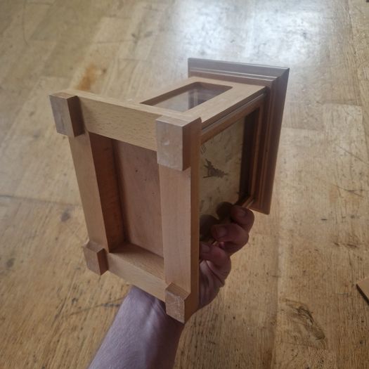 Shelf clock