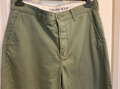 Leesures by Lee Relaxed Chino trousers in dark Olive Green