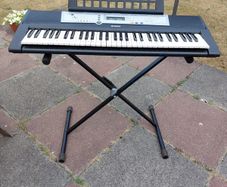 Yamaha YPT200 keyboard
