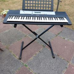 Yamaha YPT200 keyboard