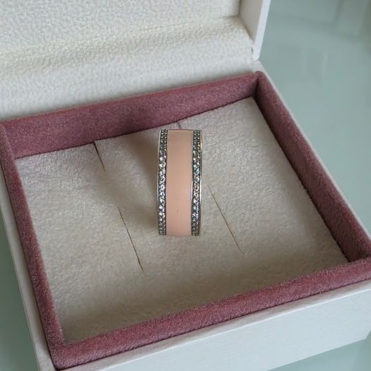 Pandora soft pink hearts band ring size 54 very good condition fully hallmarked(no box)