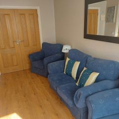 bed sofa & 2 matching armchairs