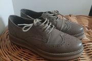 Elegant platform laceup shoes