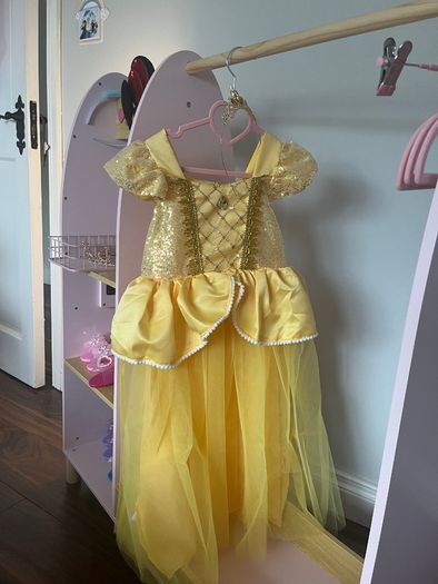 Girls Dress Up