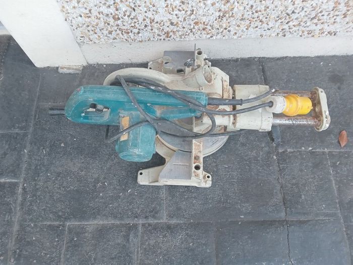 Makita LS0714 sliding mitre saw